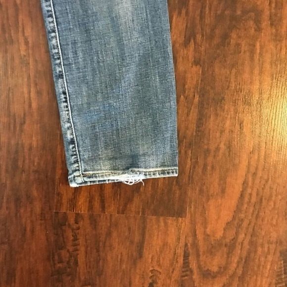 Lucky Brand Slim Fit Blue Distressed Jeans Size: 28X32 - Picture 10 of 12